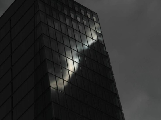 Dark Reflections

Gebäude in Frankfurt, photographiert in Natur-S/W (Erklärung bei Interesse und auf Nachfrage ;o)