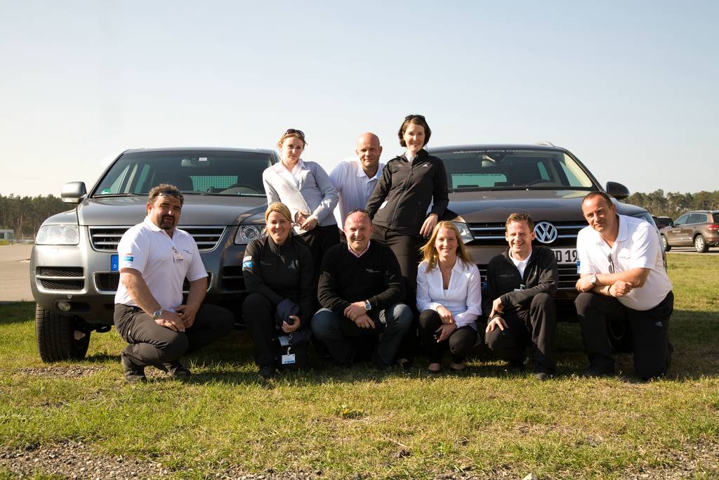 Das VW driving experience Team.
(Schöne Grüße !!)