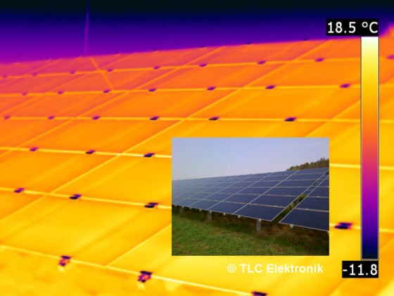 Thermografische Untersuchung einer größeren PV-Anlage mit knapp 500 kW Spitzenleistung Ende März 2012. Hier wurden Dünnschichtzellen-Solarmodule verwendet, die zwar im Wirkungsgrad etwas schlechter sind als kristalline Module, jedoch wiederum Vorteile bei