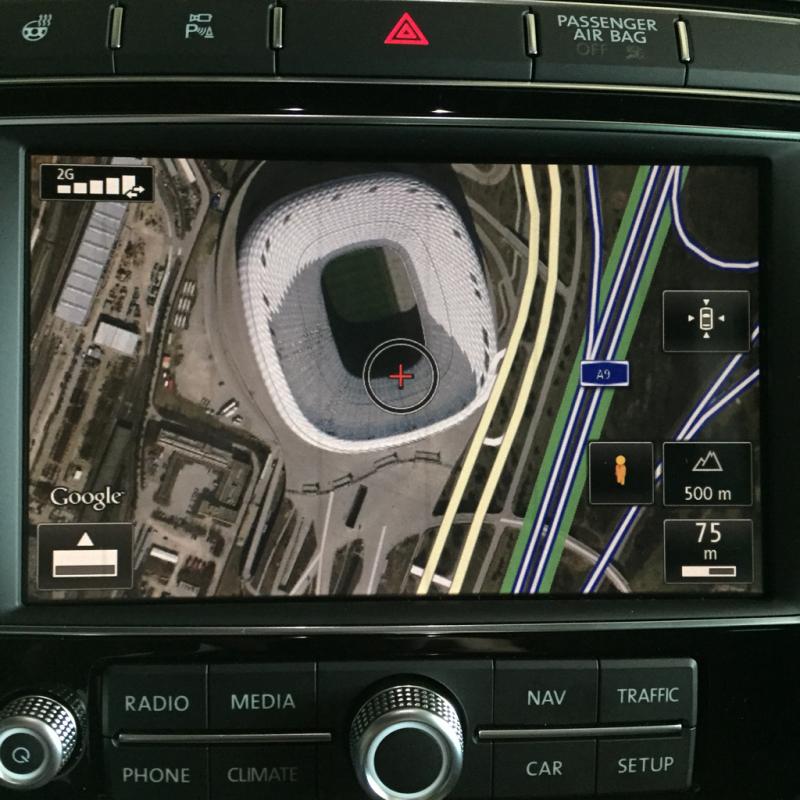 RNS 850 mit "Connect" Paket: Ansicht via Google Earth, die Allianz Arena.