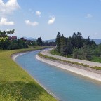 05.07.2015. So sieht das Wasser der Isar bei der Ausleitung in den Überleitungskanal zum Walchensee noch aus, bevor sich die Isar ab München mehr und mehr in ein unspektakuläres Rinnsal verwandelt.