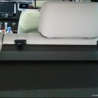 Laderaumabdeckung mit kleinem "Lückenschließer", wenn man die Rücksitzbank weiter nach vorne schiebt zugunsten eines größeren Kofferraumes