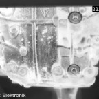 Das Gehäuse des Hinterachsdifferenzials nach etwa 15 km Überlandfahrt bei einer Außentemperatur von rund 4°C.
Die Darstellung der Temperaturverteilung erfolgt hier in Graustufen. Ein Thermogramm muss nicht immer - so wie aus TV und Pressebildern bekannt