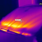 Heizung Frontscheibe. Auf eine gleichmäßige Luftverteilung wurde offenbar großer Wert gelegt. So homogen sieht das bei anderen Fahrzeugen meist nicht aus... (10.05.2011, Flir T335, 320 x240)