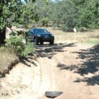 Touareg im Sand am spielen